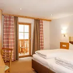 Landgasthof Adler فندق *