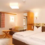 فندق Landgasthof Adler Hinterhornbach